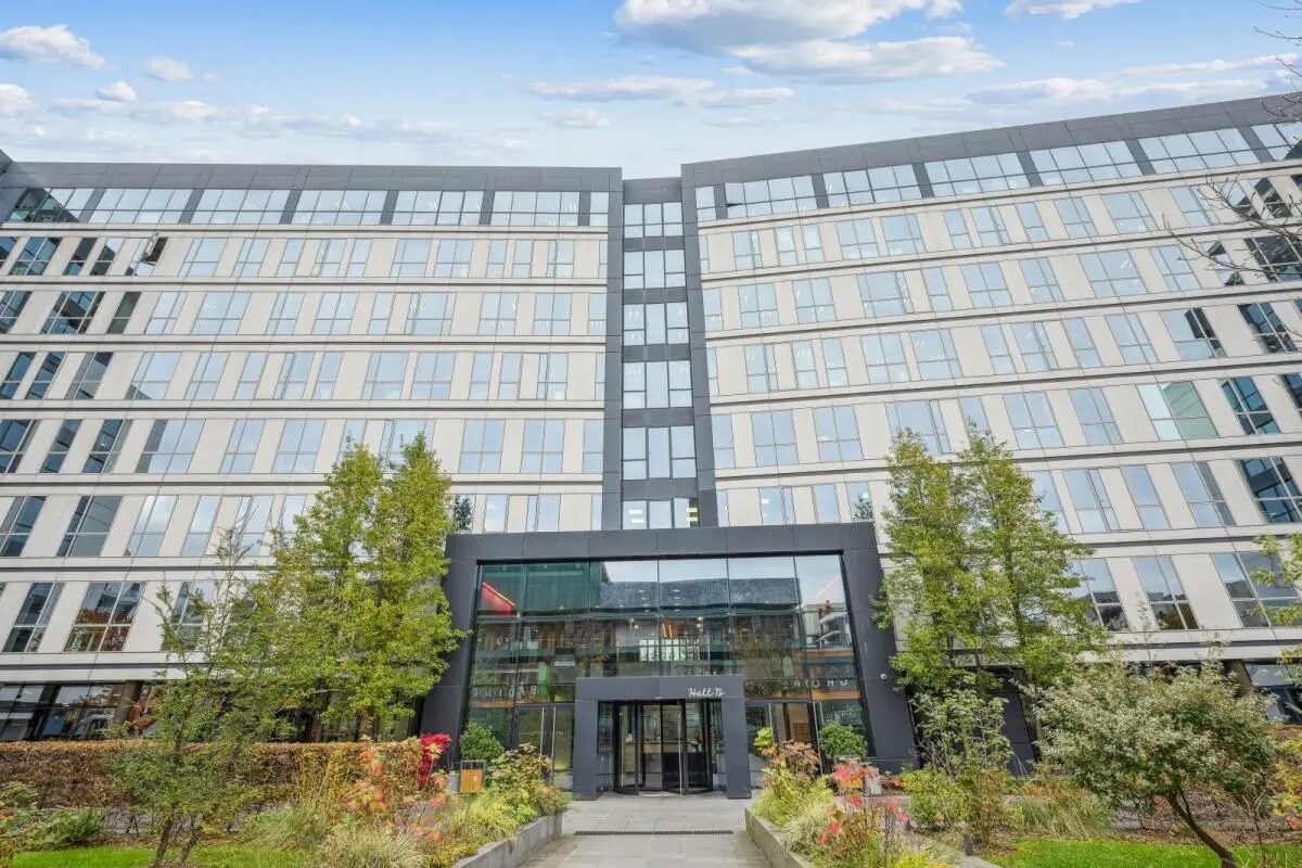 Office in Asnières-sur-Seine for lease Building Photo- Image 1 of 15