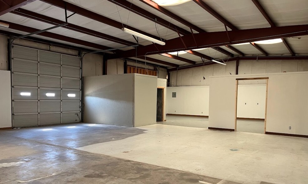 2175 W Choctaw St, Tahlequah, OK for lease - Building Photo - Image 3 of 12