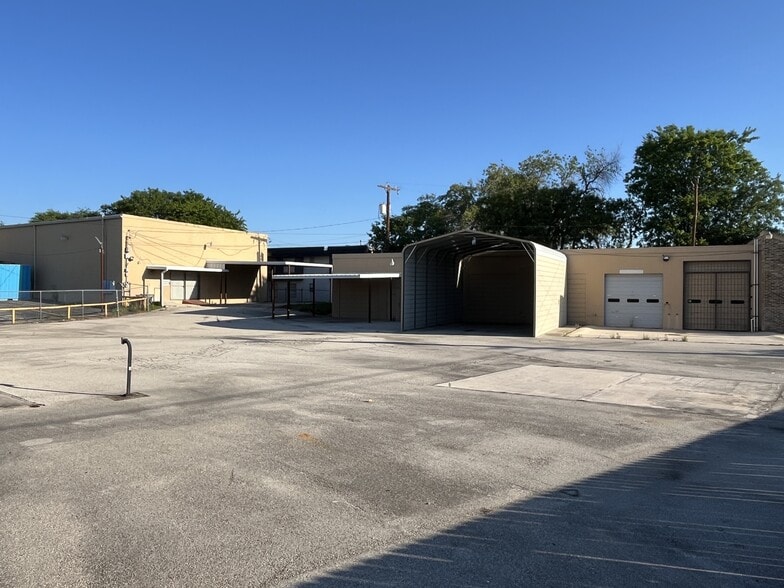 203 Corinne Dr, San Antonio, TX for lease - Building Photo - Image 2 of 17