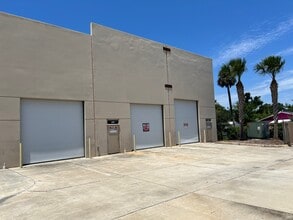700 S Ridgewood Ave, Daytona Beach, FL for lease Building Photo- Image 1 of 10