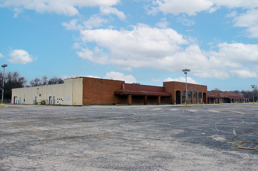 10223 Lewis And Clark Blvd, Saint Louis, MO for lease - Building Photo - Image 1 of 9