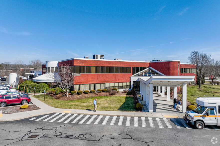 90 Libbey Industrial Pky, Weymouth, MA for lease - Building Photo - Image 2 of 4