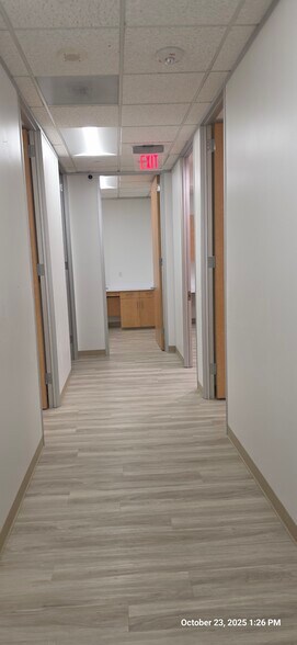 3900 Essex Ln, Houston, TX for lease - Building Photo - Image 2 of 24