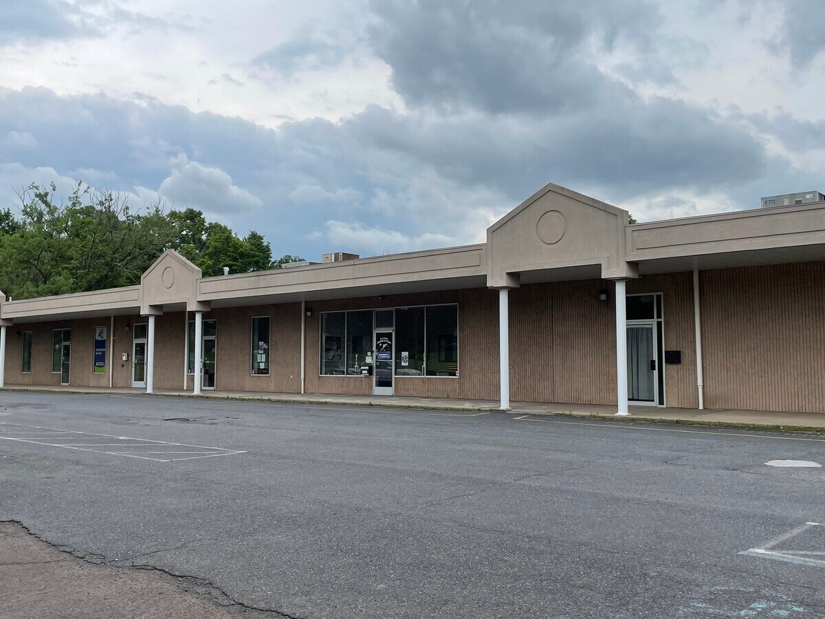 25 N Main St, Coopersburg, PA 18036