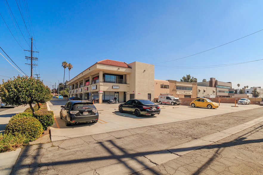 22156 Sherman Way, Canoga Park, CA for lease - Building Photo - Image 2 of 13