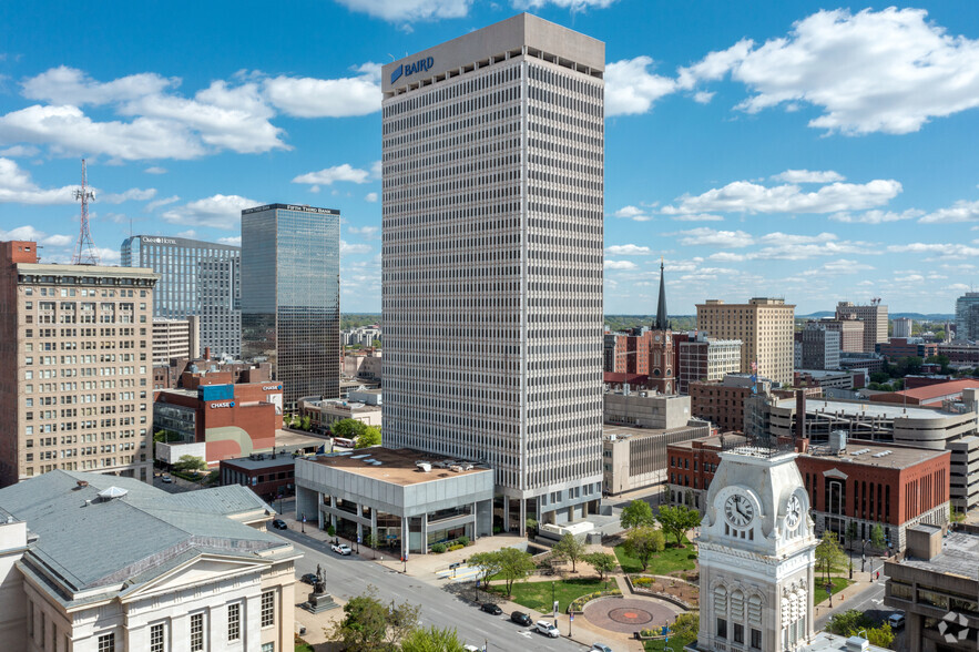 500 W Jefferson St, Louisville, KY for lease - Building Photo - Image 1 of 19