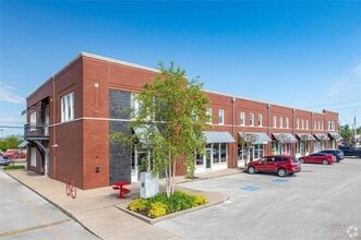 809 SW A St, Bentonville, AR for lease Interior Photo- Image 2 of 9