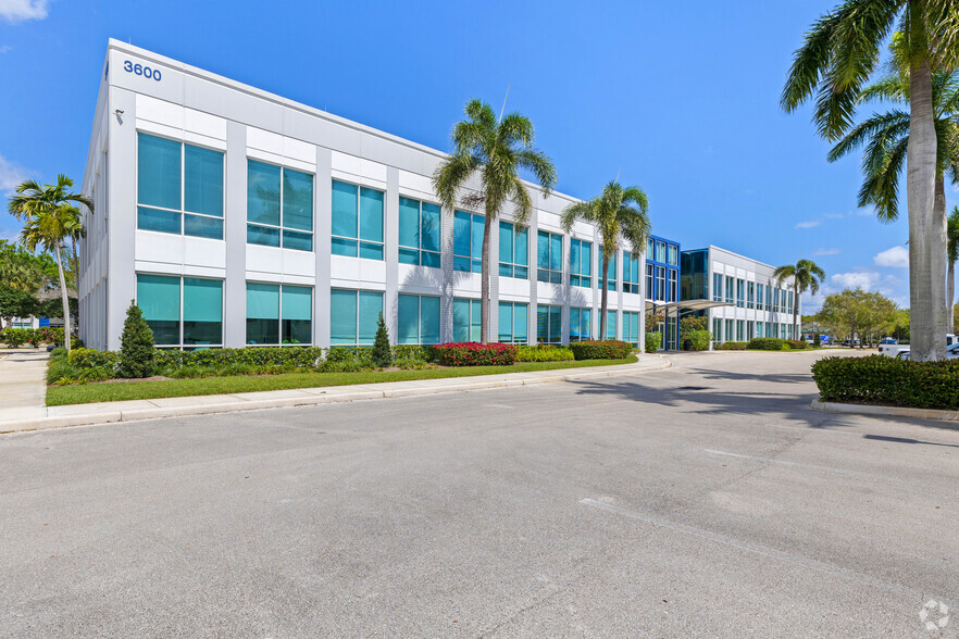 3998 FAU Blvd, Boca Raton, FL for lease - Building Photo - Image 3 of 21