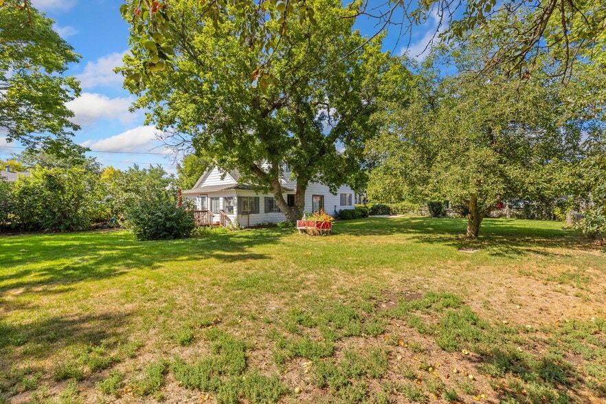 600-616 Front St portfolio of 2 properties for sale on LoopNet.com - Building Photo - Image 3 of 10