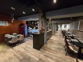 Retail in Barcelona, Barcelona for lease Interior Photo- Image 2 of 12