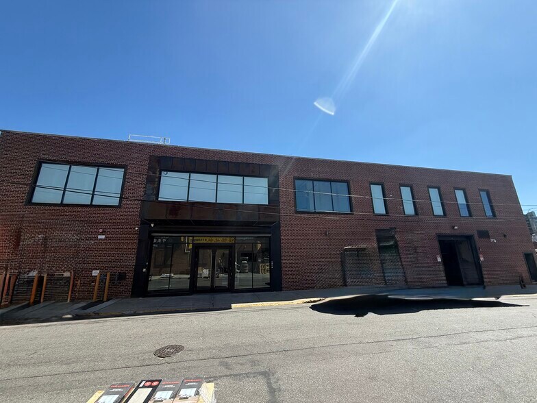 3447 Collins Pl, Flushing, NY for lease - Building Photo - Image 1 of 1