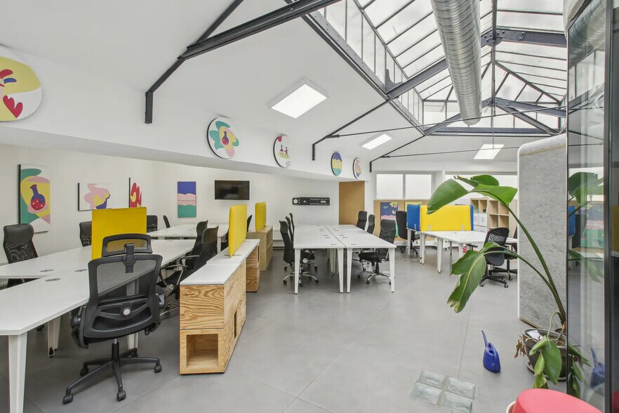 27 Rue De Citeaux, Paris for sale - Building Photo - Image 2 of 12