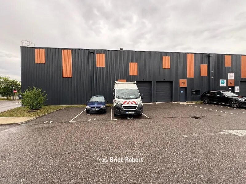 Vente Local d'activités 176 m² à 270 m² - Photo 1