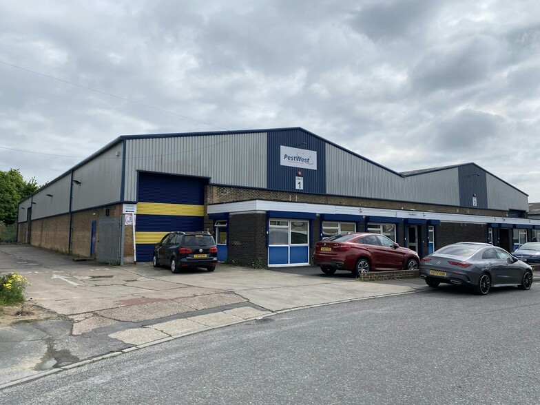 Wakefield Rd, Ossett for lease - Building Photo - Image 1 of 2