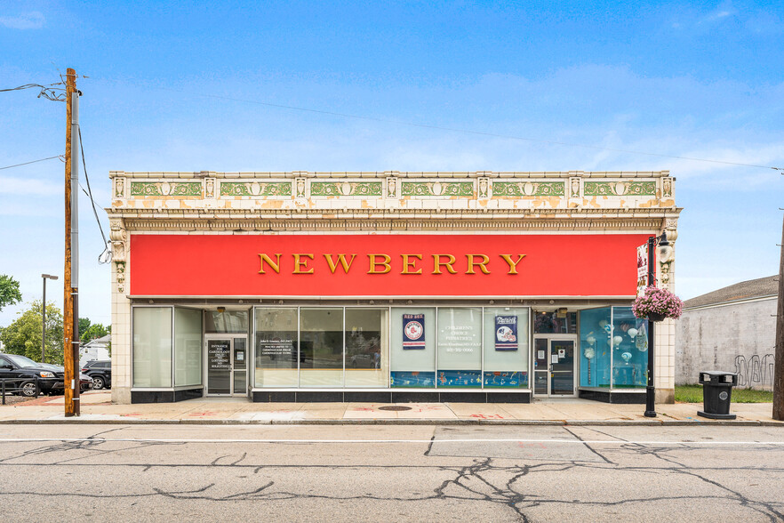 37 Washington St, West Warwick, RI for sale - Building Photo - Image 1 of 1