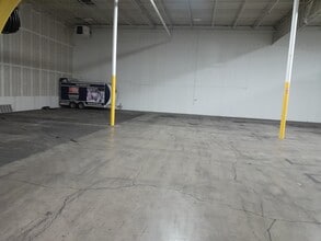 701 Ladybird Ln, Burnsville, MN for lease Building Photo- Image 1 of 4