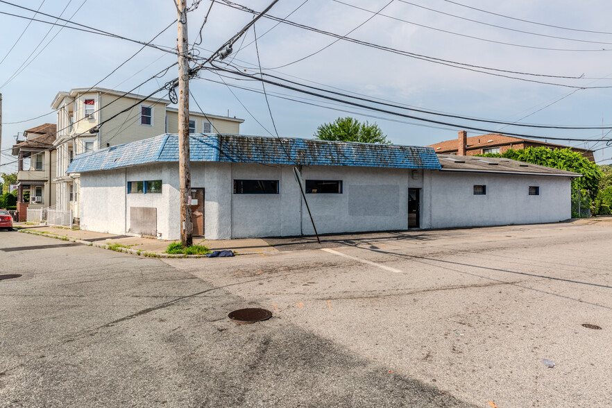 357 Dyer Ave, Cranston, RI for sale - Building Photo - Image 1 of 27