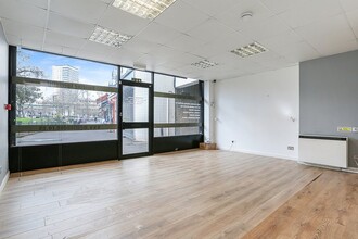 125-151 Jamaica Rd, London for lease Interior Photo- Image 2 of 3