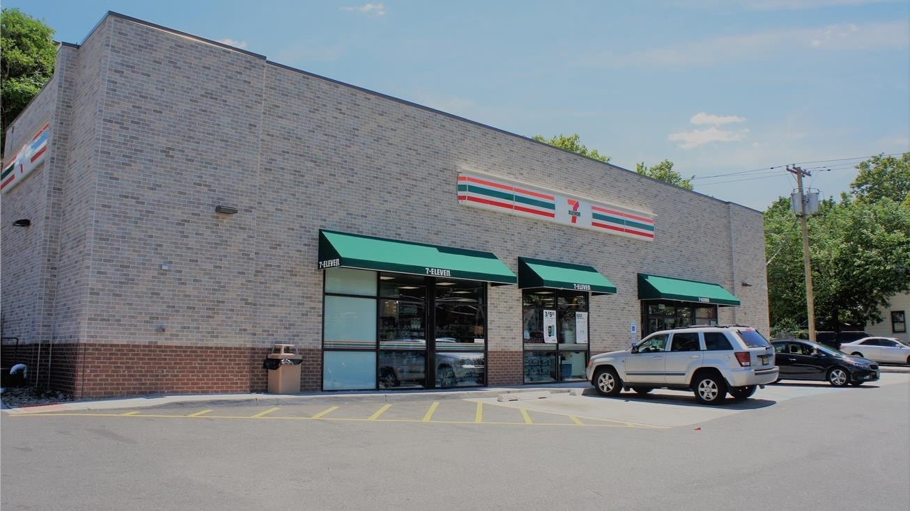 2380 John F Kennedy Blvd, Jersey City, NJ for lease Primary Photo- Image 1 of 22