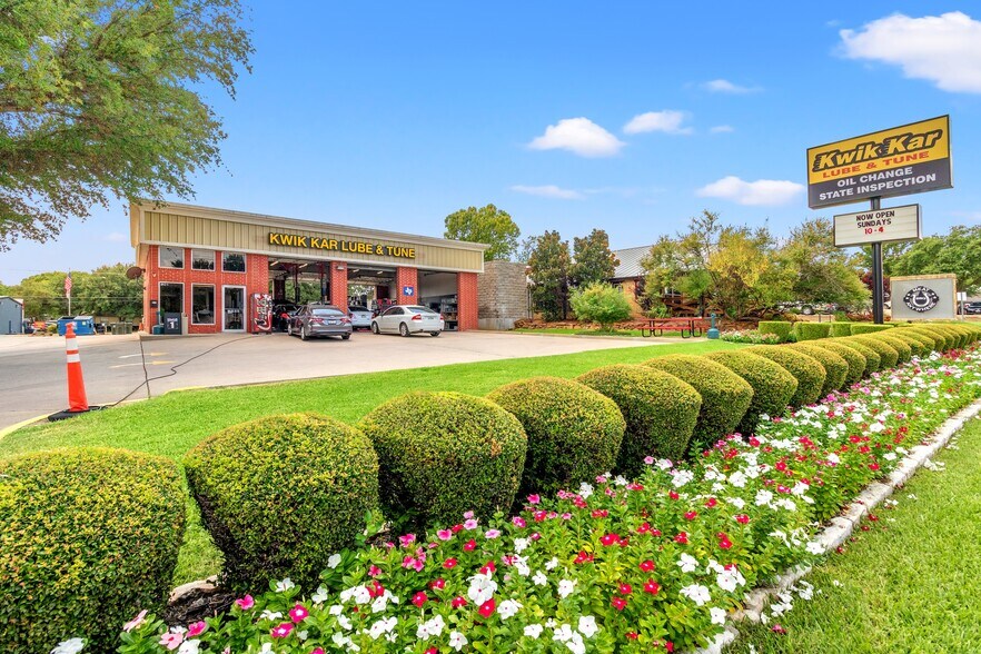 901 W Northwest Hwy, Grapevine, TX for sale - Building Photo - Image 1 of 7