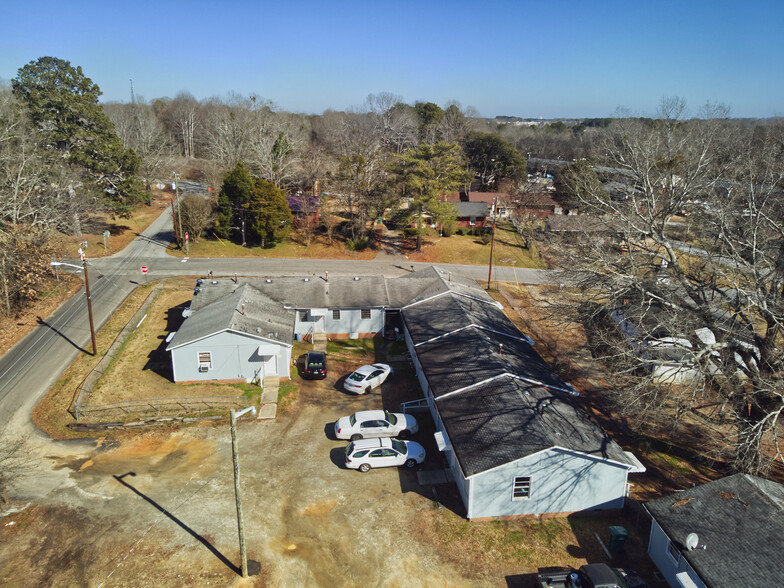 310 Walker Ave, Greenwood, SC for sale - Primary Photo - Image 1 of 24