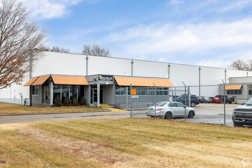1445 Taney St, North Kansas City, MO for lease - Building Photo - Image 2 of 10