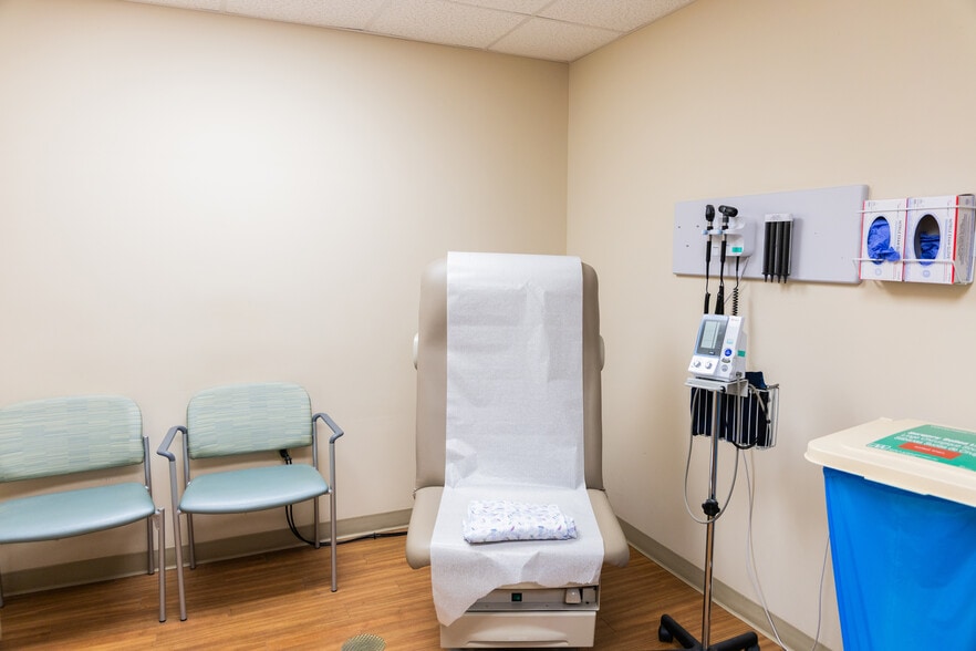 310 Academy St, Ahoskie, NC for sale - Building Photo - Image 2 of 4