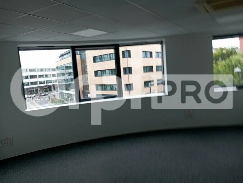 Office in Reims for lease - Interior Photo - Image 1 of 4