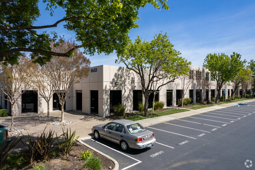 5673 W Las Positas Blvd, Pleasanton, CA for lease - Building Photo - Image 2 of 7