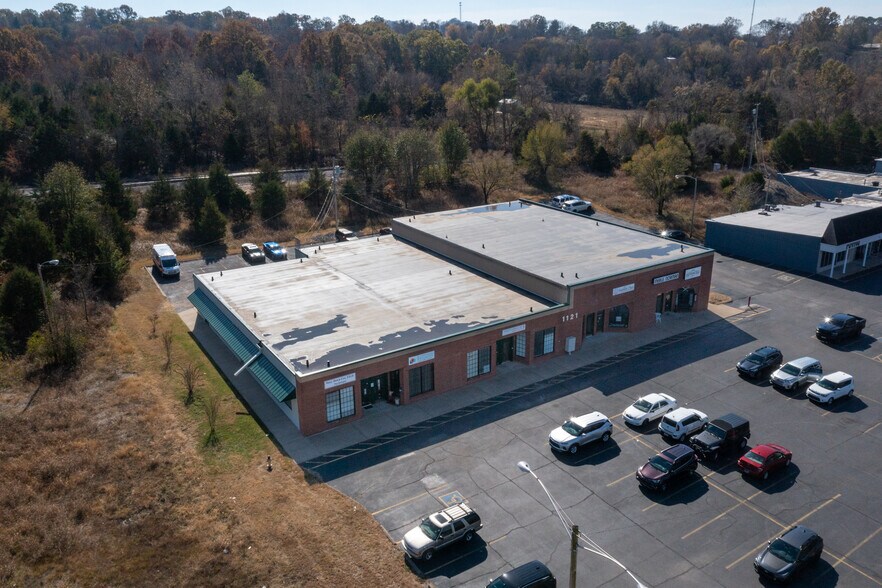 1121 Trotwood Ave, Columbia, TN 38401 Jackson Station