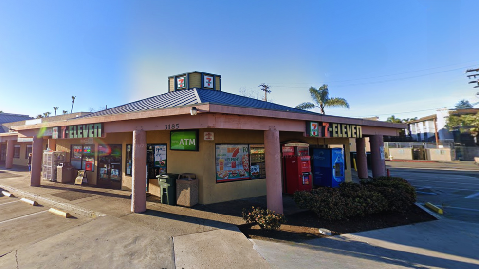 3175-3189 Midway Dr, San Diego, CA for lease - Building Photo - Image 3 of 13