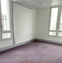 Office in Lyon for lease Interior Photo- Image 2 of 4
