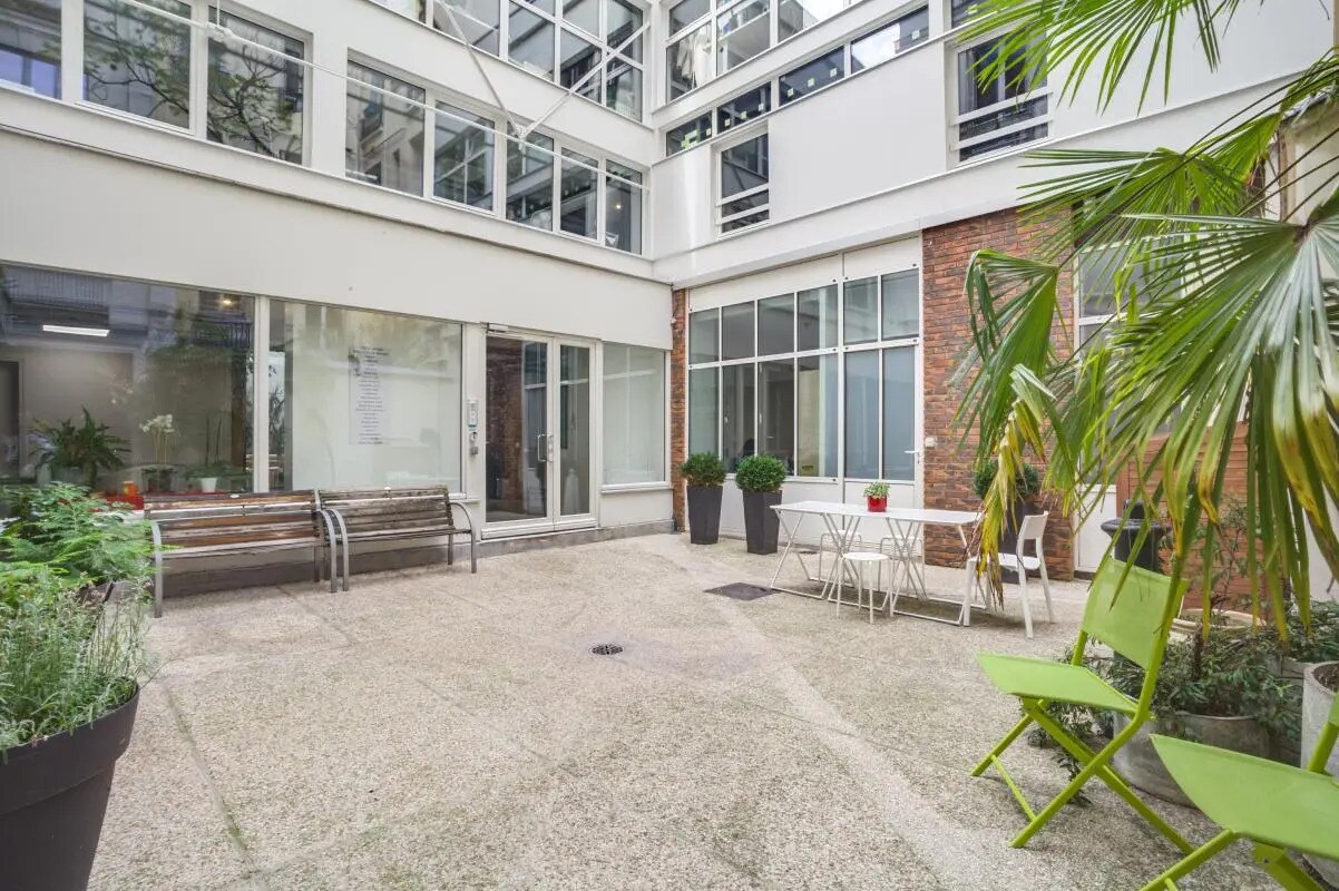 Office in Paris for sale Building Photo- Image 1 of 1