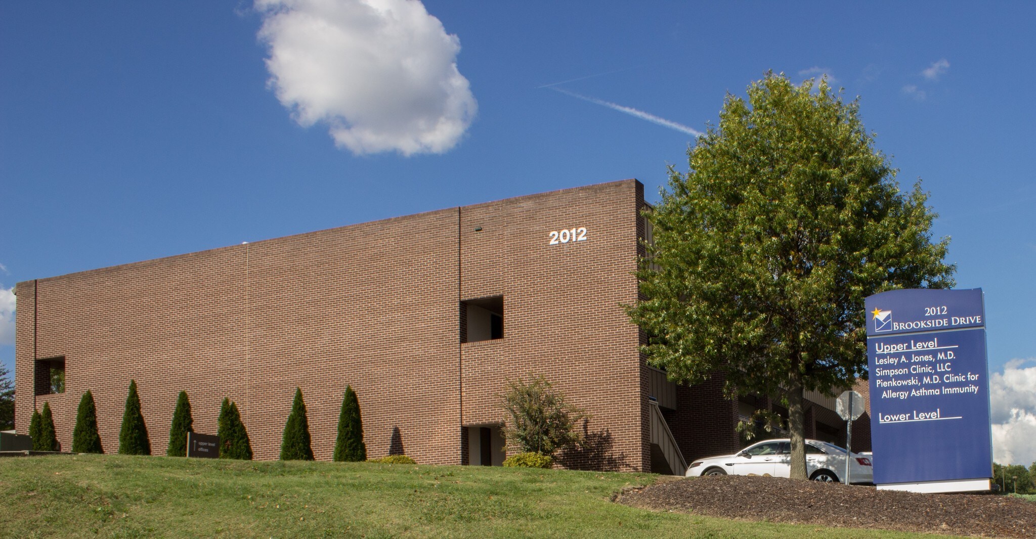 2012 Brookside Dr, Kingsport, TN for sale Primary Photo- Image 1 of 1