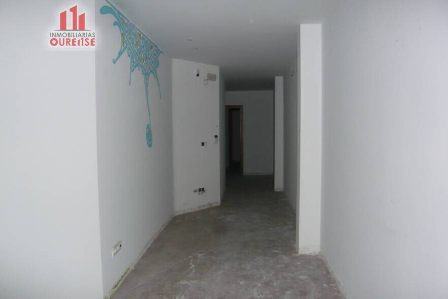 Retail in Ourense for lease - Building Photo - Image 2 of 6