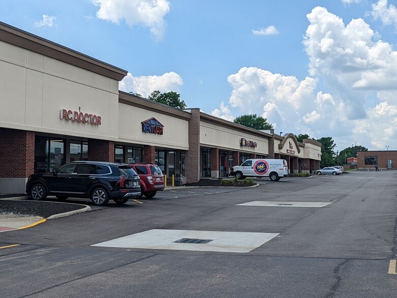 4744-4778 Roosevelt Blvd, Middletown, OH for lease - Building Photo - Image 2 of 5