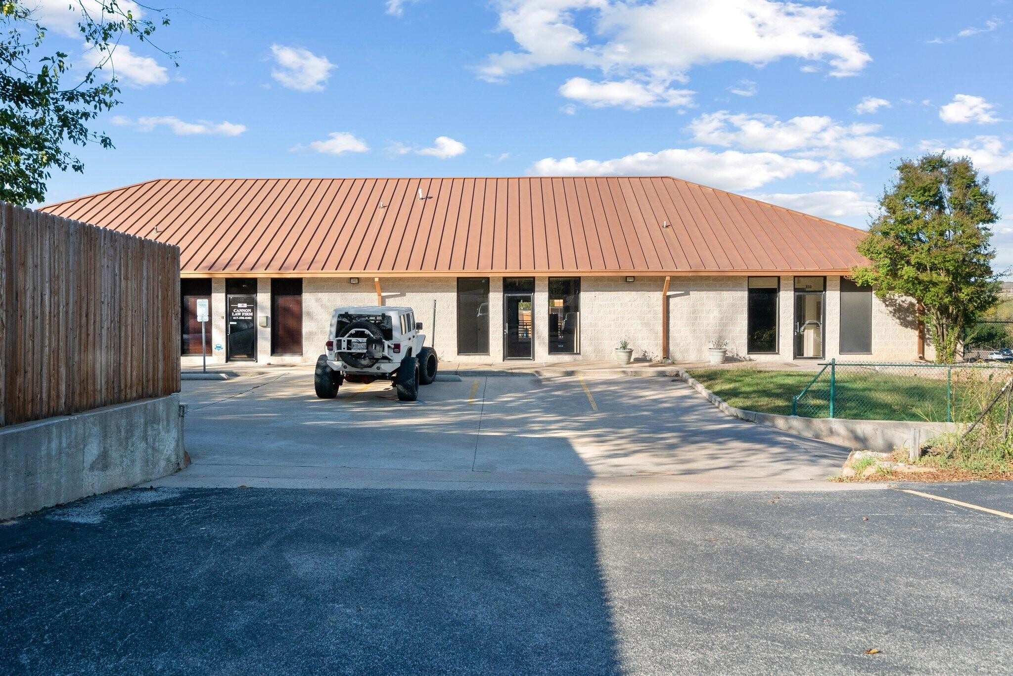 220-224 Fort Worth Hwy, Weatherford, TX for lease Building Photo- Image 1 of 28