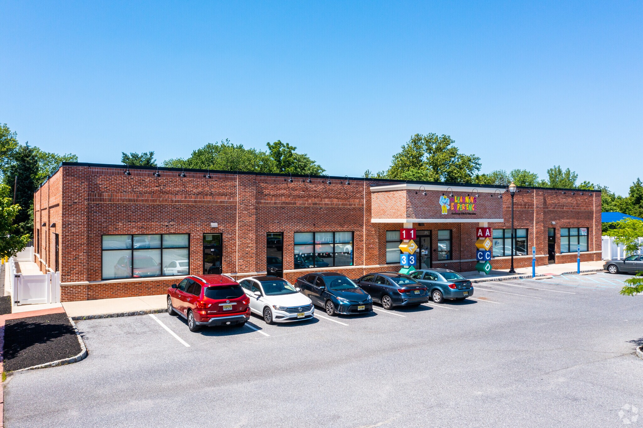 702-710 Broad St, Riverton, NJ for sale Primary Photo- Image 1 of 1