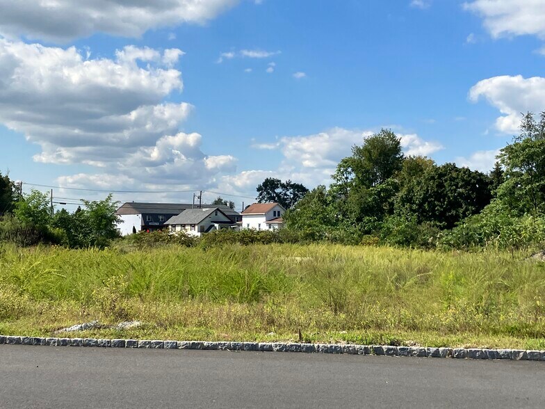 141 Berkley Rd, Clarksboro, NJ 08020 Berkley and Podunk Rd. Building