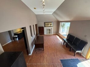 270 Lakeshore Rd E, Mississauga, ON for lease Interior Photo- Image 1 of 3