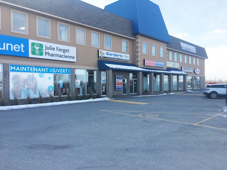 8008 Av Marcel-Villeneuve, Laval, QC for sale - Primary Photo - Image 1 of 1