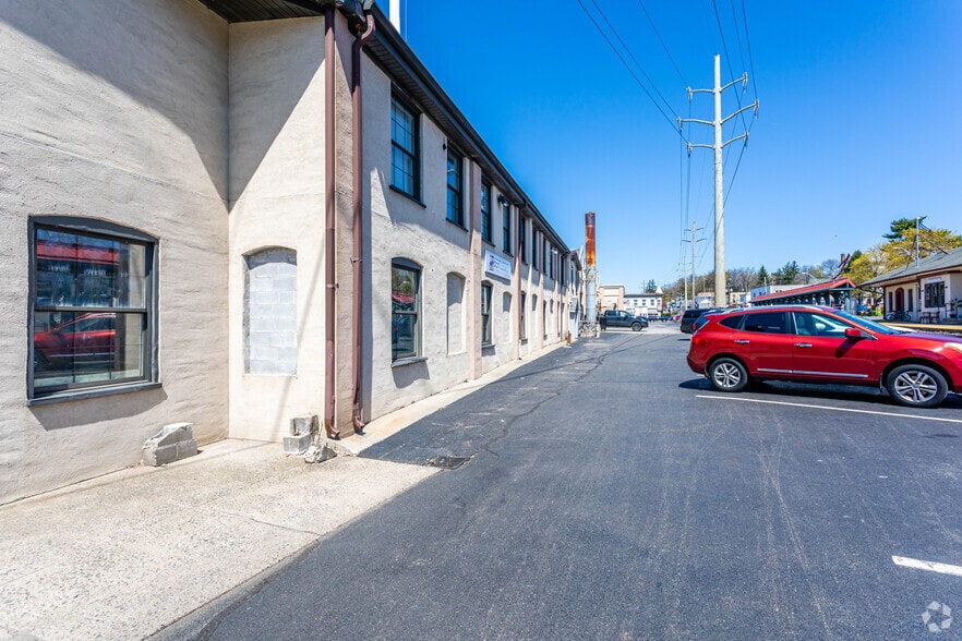 4 E Dexter Plz, Pearl River, NY for lease - Building Photo - Image 1 of 1