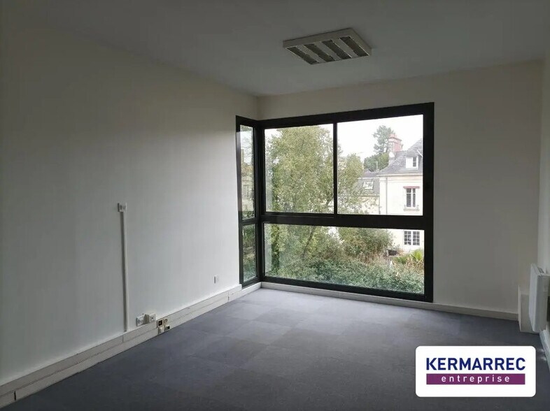 Office in Nantes for lease - Building Photo - Image 2 of 17