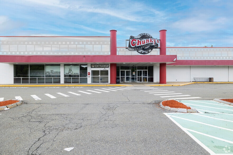 151 Coliseum Ave, Nashua, NH for lease - Building Photo - Image 2 of 4