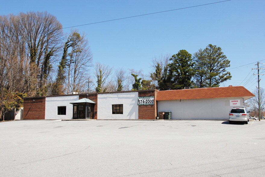 30043010 Spring Garden St, Greensboro, NC 27403