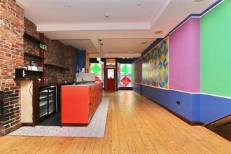 8 Cazenove Rd, London for lease Interior Photo- Image 2 of 9