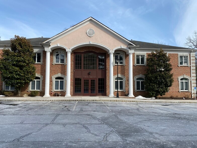 689 Valley Rd, Gillette, NJ for lease - Building Photo - Image 2 of 6