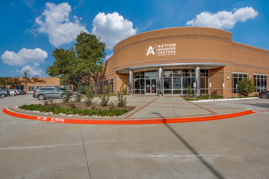 4240 International Pky, Carrollton, TX for lease - Building Photo - Image 2 of 13