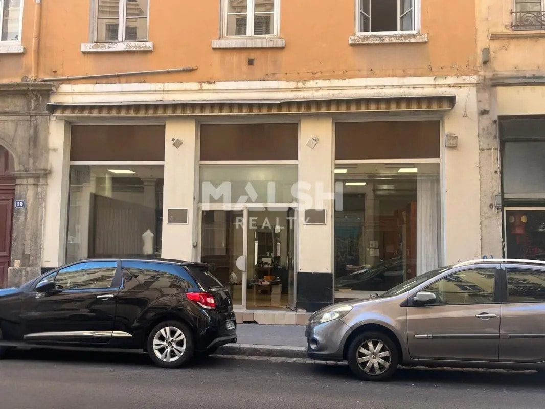 Retail in Lyon for lease Building Photo- Image 1 of 5