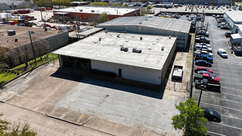 6040 Rookin St, Houston, TX for lease - Building Photo - Image 1 of 2